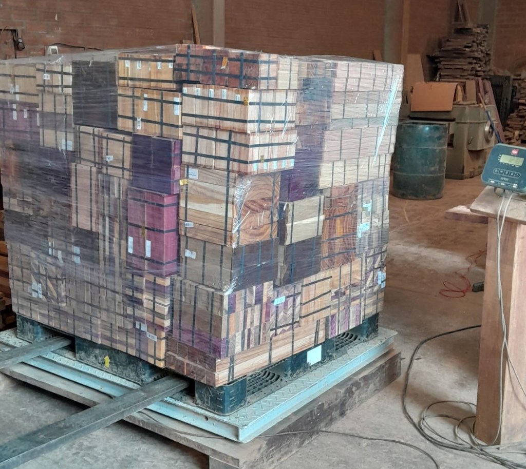 La imagen tiene un atributo ALT vacío; su nombre de archivo es imagen-de-whatsapp-paquete-en-balanza-1.jpg